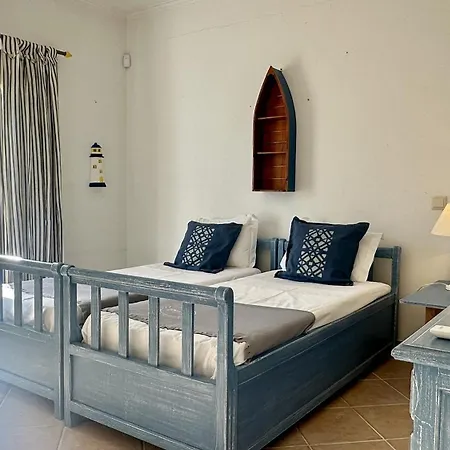 Villa Pinheiro Manso - Private Pool - 10 Guests - *